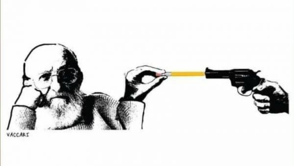 Paulo Freire steckt den Bleistift in die Pistole